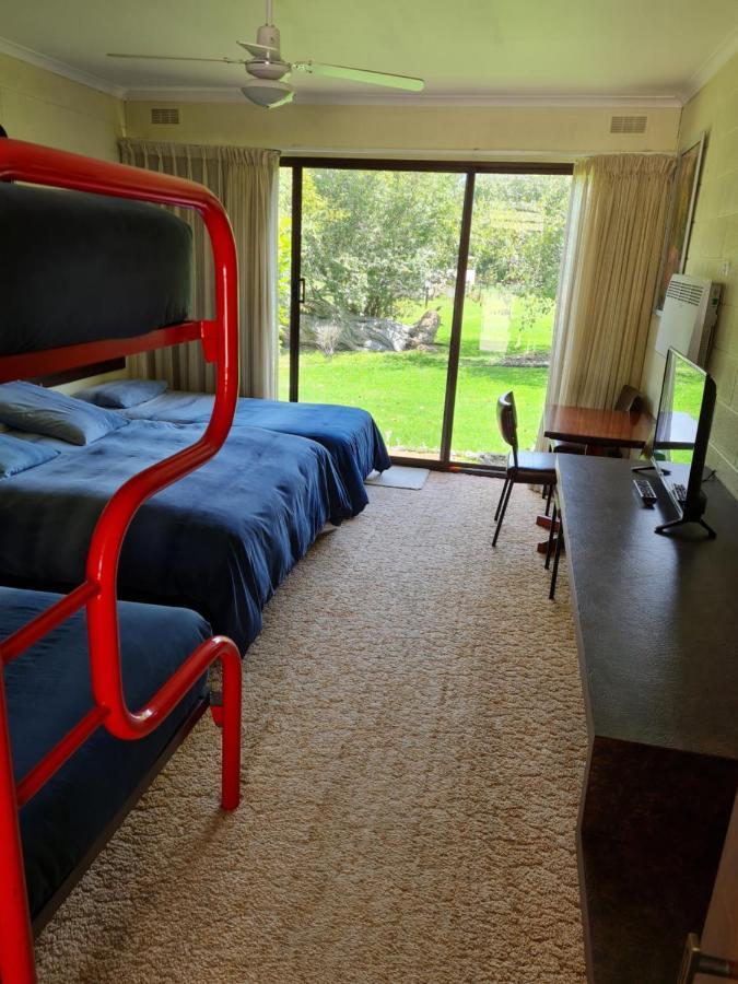 Toora Lodge Motel Exterior photo